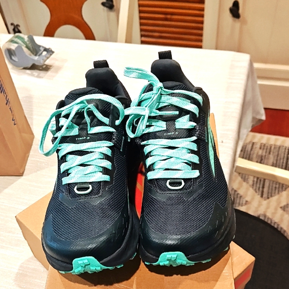 Altra Timp 5 gore Tex Size 8 Like New Worn 1 Time No Workout